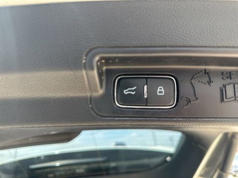 Used 2021 Ford Explorer XLT w/ Equipment Group 202A RWD image 31