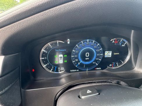 Used 2017 Cadillac Escalade Luxury AWD/4WD image 14