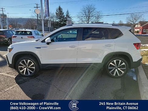 Certified 2023 Volkswagen Taos SE image 25