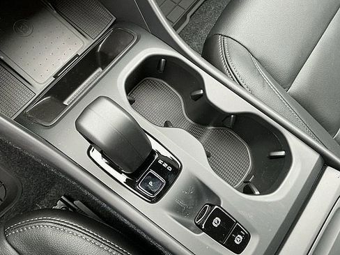 New 2026 Volvo XC40 B5 Core w/ Climate Package image 16