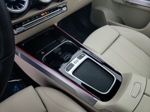 Certified 2024 Mercedes-Benz EQB 250+ image 19