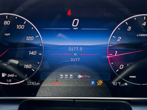 Used 2026 Mercedes-Benz GLC 300 4MATIC image 11