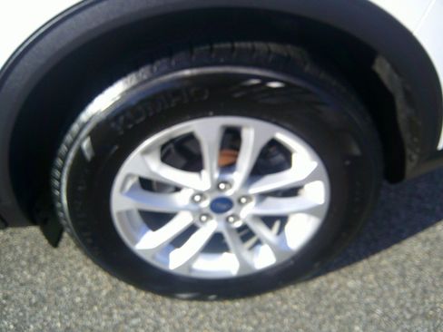 Used 2020 Ford Escape SE FWD image 14