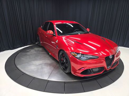 Used 2017 Alfa Romeo Giulia Quadrifoglio image 8