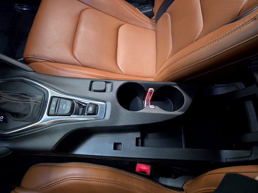 Used 2018 Chevrolet Camaro LT RWD image 31