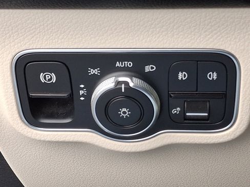 Certified 2022 Mercedes-Benz GLB 250 4MATIC image 27