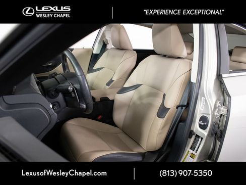 Used 2020 Lexus ES 300h w/ Premium Package FWD image 14