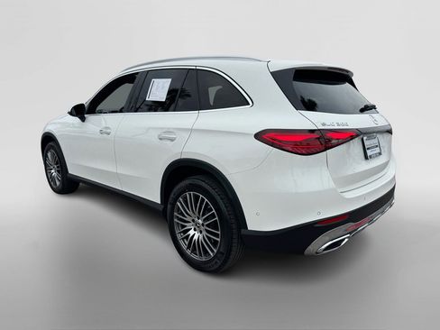 Certified 2025 Mercedes-Benz GLC 300 image 3