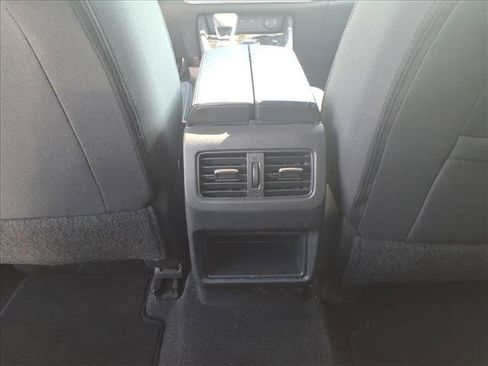 Used 2021 Nissan Rogue S AWD/4WD image 31