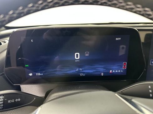 Used 2025 Chevrolet Traverse LT w/ Driver Confidence Package image 17