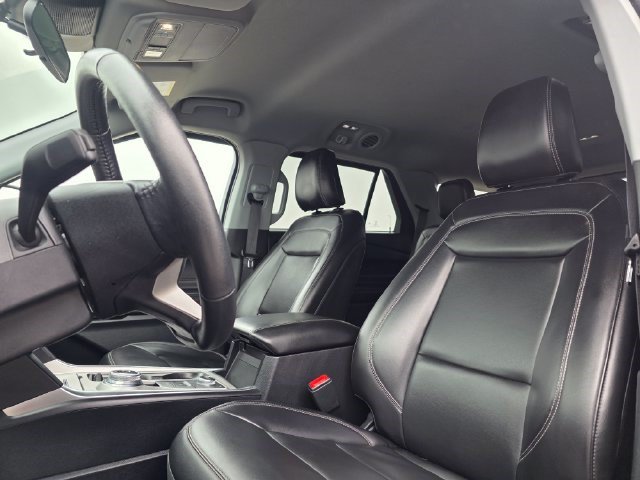 Used 2023 Ford Explorer XLT w/ Equipment Group 202A AWD/4WD image 26