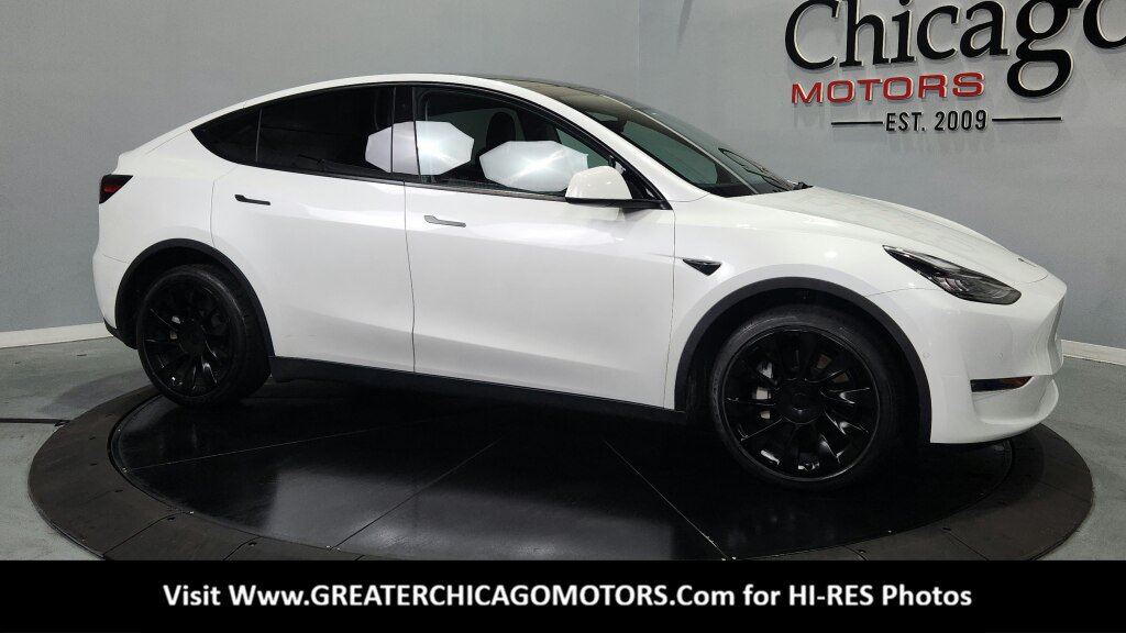 Used 2022 Tesla Model Y Long Range AWD/4WD image 1