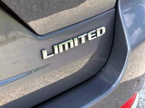Used 2023 Jeep Grand Cherokee Limited AWD/4WD image 11