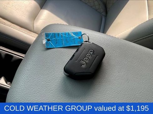 Used 2022 Jeep Wrangler Unlimited Sahara image 12