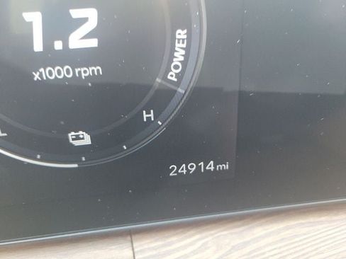 Used 2025 Hyundai Santa Fe Limited AWD/4WD image 8