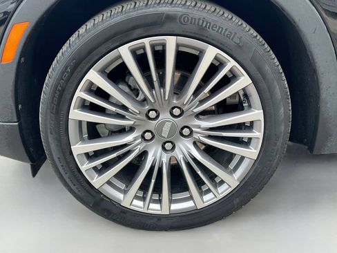 Used 2024 Cadillac XT4 Premium Luxury AWD/4WD image 32