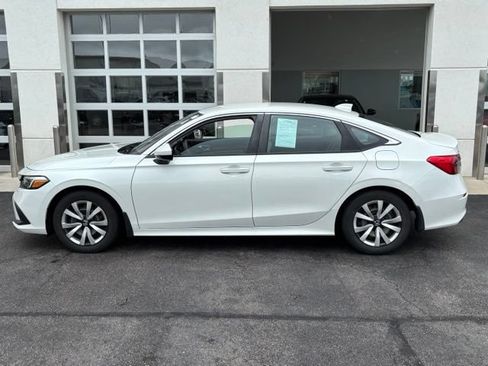 Used 2023 Honda Civic LX image 3