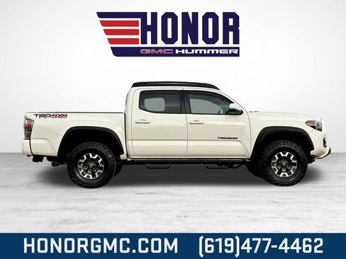 Used 2020 Toyota Tacoma TRD Off-Road image 2
