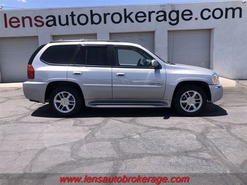 Used 2007 GMC Envoy Denali RWD image 1