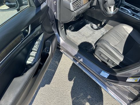 Used 2020 Honda Accord EX-L image 11