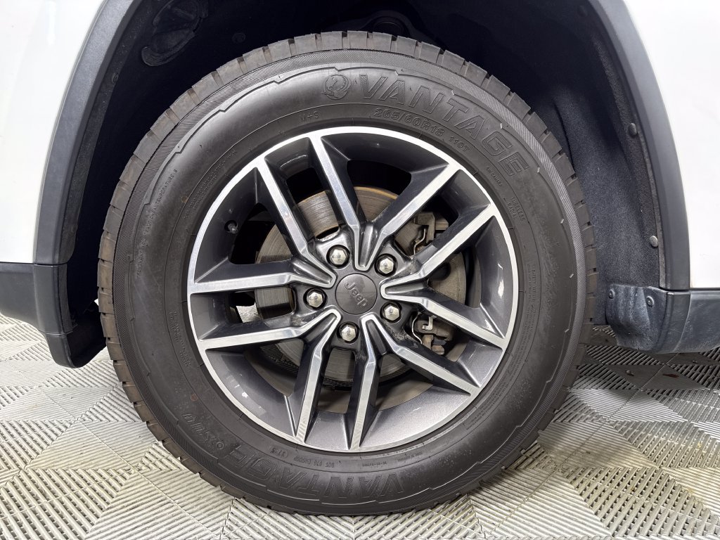 Used 2019 Jeep Grand Cherokee Limited w/ Luxury Group II RWD image 25