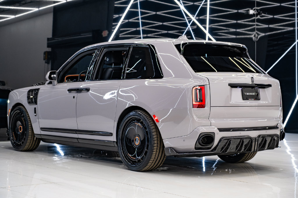 Used 2026 Rolls-Royce Cullinan AWD/4WD image 12