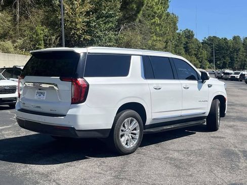 Used 2022 GMC Yukon XL SLT w/ SLT Premium Package RWD image 3