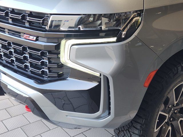 Used 2024 Chevrolet Suburban Z71 w/ Luxury Package AWD/4WD image 6