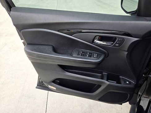 Used 2019 Honda Ridgeline RTL-E image 16