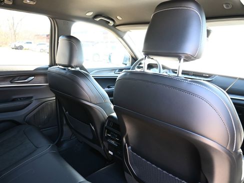 New 2026 Jeep Grand Cherokee Altitude image 20