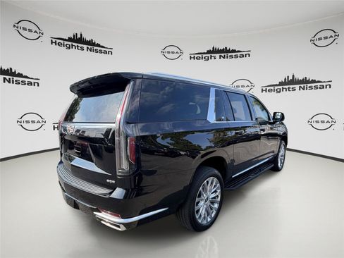 Used 2023 Cadillac Escalade ESV Premium Luxury AWD/4WD image 5
