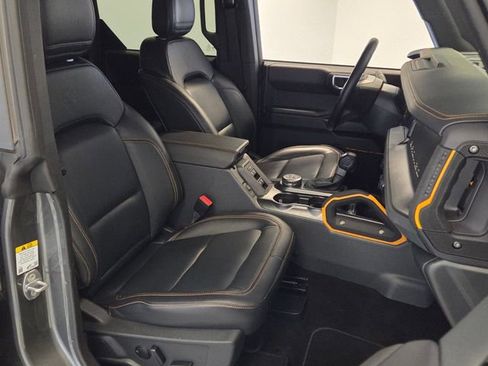 Used 2024 Ford Bronco Badlands image 16