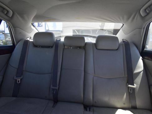 Used 2011 Toyota Avalon Limited FWD image 9