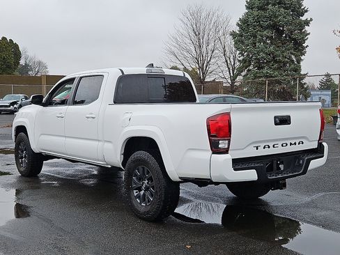 Certified 2023 Toyota Tacoma SR5 image 4