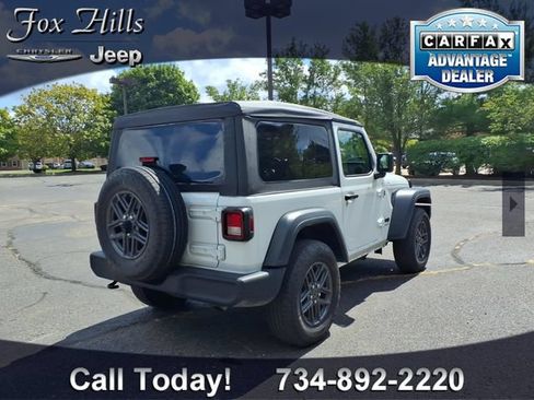 Used 2025 Jeep Wrangler Sport AWD/4WD image 9