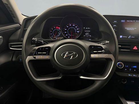 Used 2021 Hyundai Elantra SEL FWD image 17