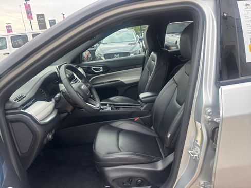 Used 2025 Jeep Compass Limited AWD/4WD image 28