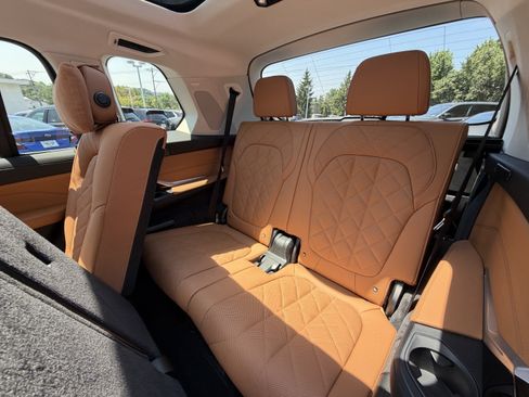 Used 2026 BMW X7 xDrive40i AWD/4WD image 18