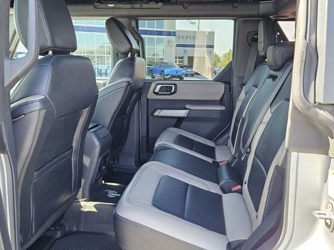 Used 2022 Ford Bronco Wildtrak image 4