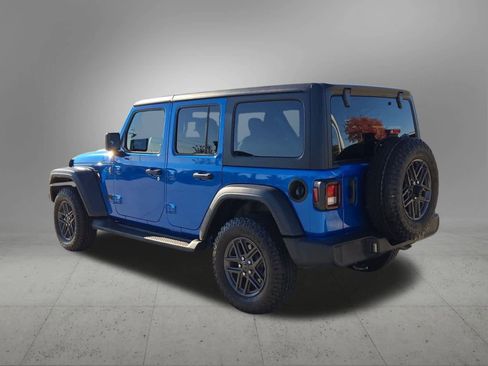 Used 2024 Jeep Wrangler Sport S image 4