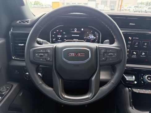 Used 2025 GMC Sierra 1500 AT4 w/ AT4 Premium Package AWD/4WD image 18
