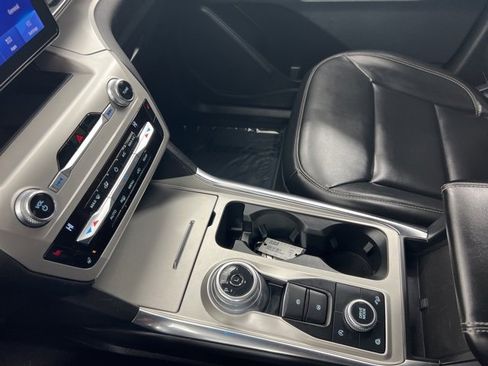 Used 2021 Ford Explorer XLT w/ Equipment Group 202A image 21