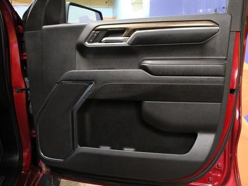Used 2024 Chevrolet Silverado 1500 RST w/ Z71 Off-Road Package AWD/4WD image 9