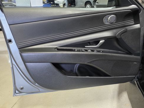 Certified 2025 Hyundai Elantra Limited image 20