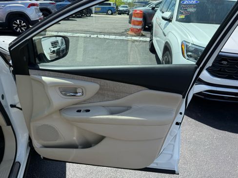 Used 2019 Nissan Murano SL w/ SL Technology Package AWD/4WD image 9