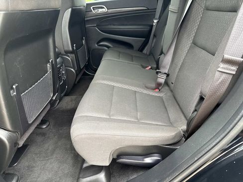 Used 2022 Jeep Grand Cherokee Laredo E image 11