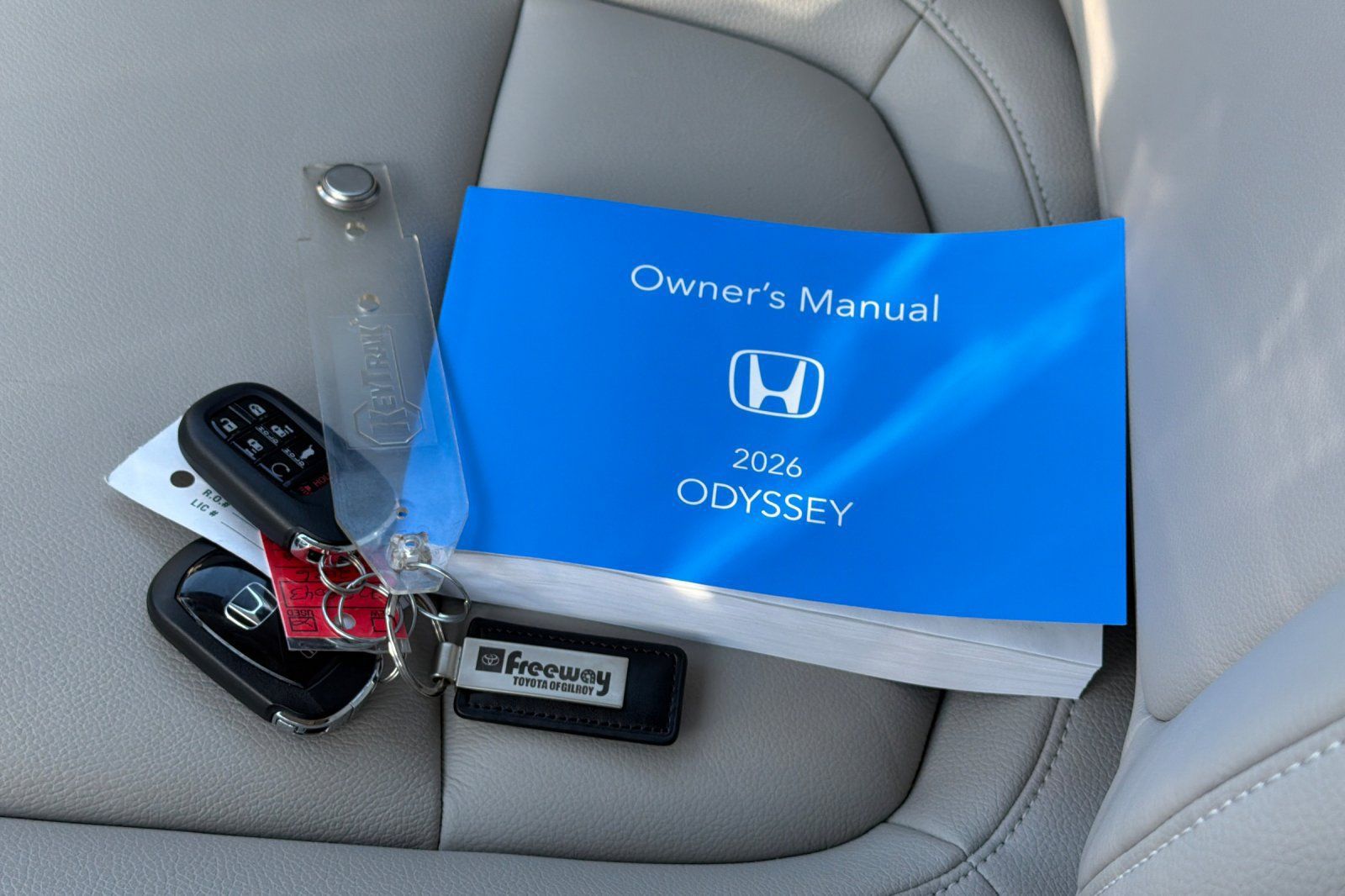 Used 2026 Honda Odyssey Touring image 11