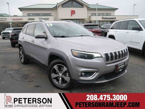 Used 2019 Jeep Cherokee Limited image 1