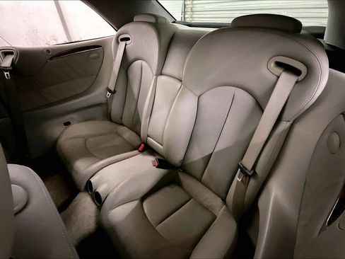 Used 2005 Mercedes-Benz CLK 320 Cabriolet image 26