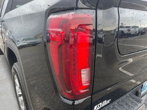 Used 2024 GMC Sierra 1500 SLT image 11